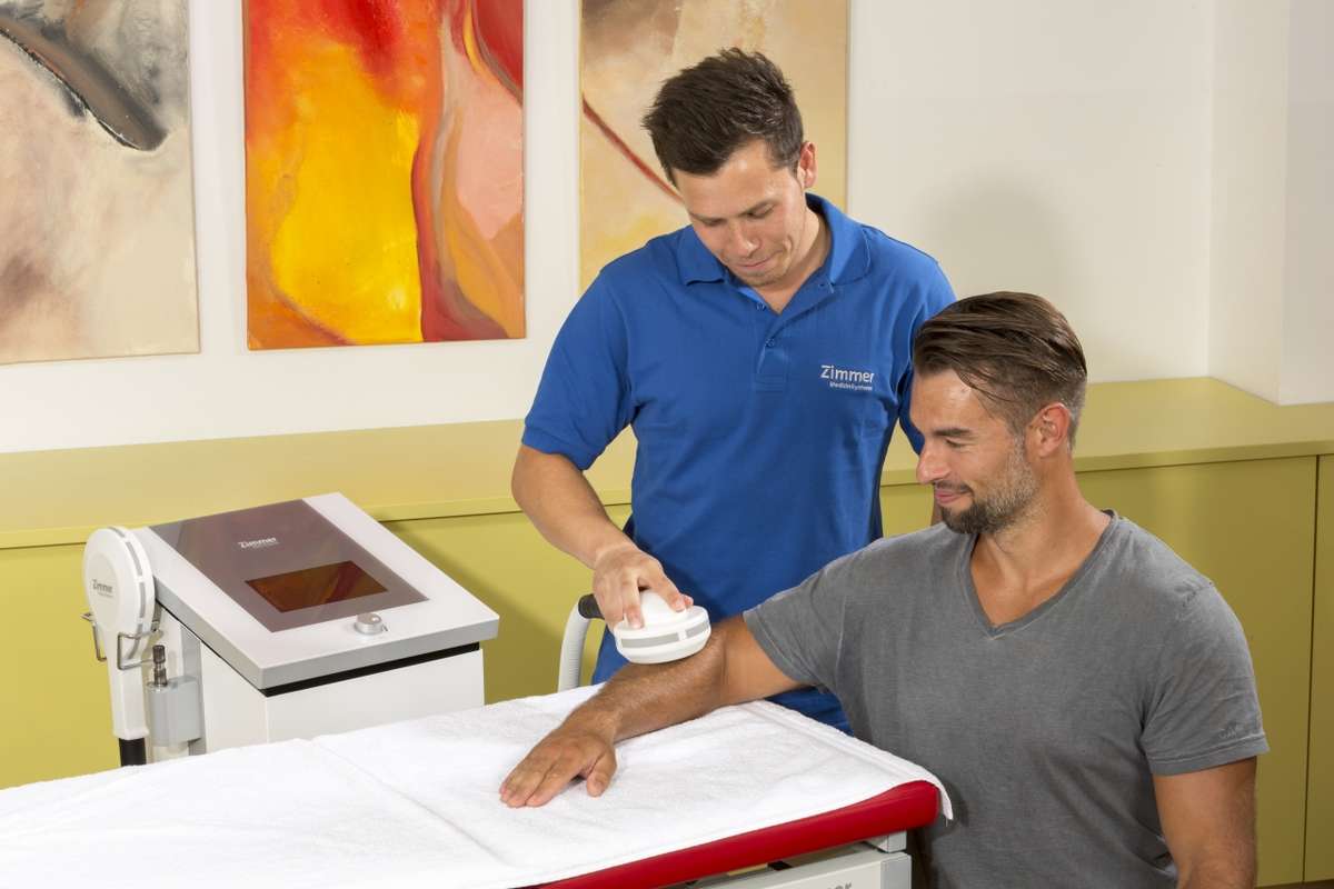 w1200_fa17_zimmer_em-field_ellbogen_gesamt_dynamisch_01_02